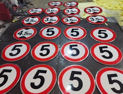 许昌许昌限速交通标牌厂家